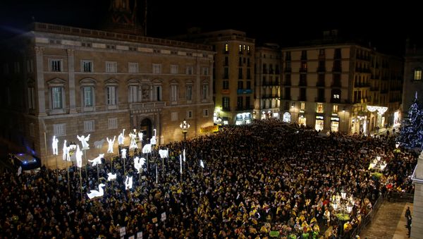 Manifestación en la Plaça Sant Jaume de Barcelona (archivo) Manifestación en la Plaça Sant Jaume de Barcelona (archivo) - Sputnik Mundo
