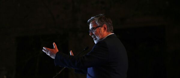 Alejandro Guillier, candidato oficialista chileno - Sputnik Mundo