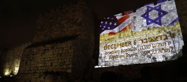 Banderas de EEUU y Israel en Jerusalén - Sputnik Mundo