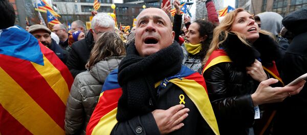 Manifestaciones en favor del independentismo catalán en Bruselas Manifestaciones en favor del independentismo catalán en Bruselas - Sputnik Mundo