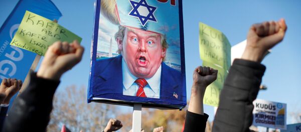 Protestas contra la decisión de Trump - Sputnik Mundo