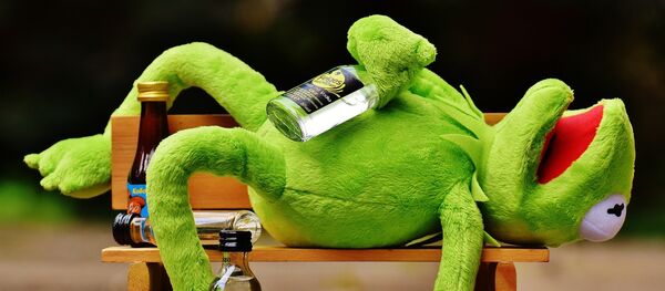 El consumo de alcohol (imagen ilustrativa) - Sputnik Mundo