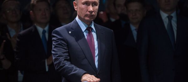 Vladímir Putin, presidente de Rusia, da salida al cargamento de GNL de la compañía Yamal SPG - Sputnik Mundo