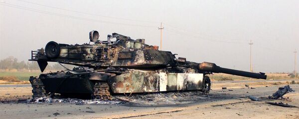 Un tanque destruido M1A1 Abrams (archivo) - Sputnik Mundo