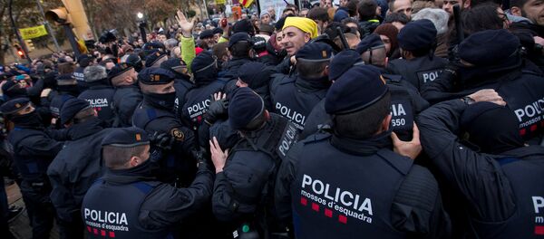 Protestas cerca del Museo de Lleida, Cataluña - Sputnik Mundo