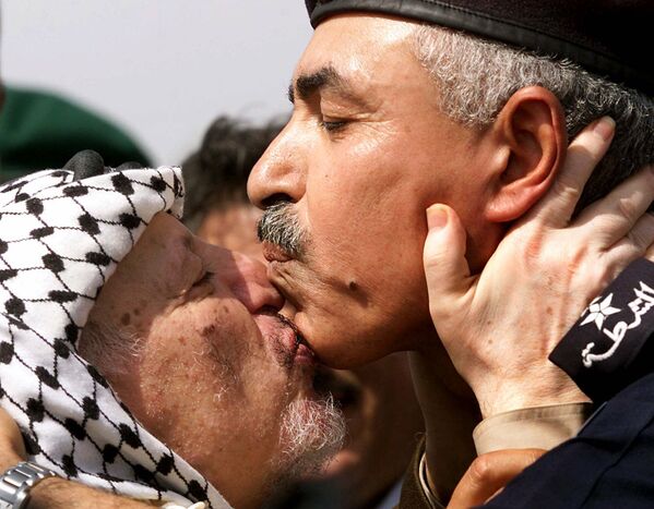 Tierra trágame: los saludos más incómodos de los políticos - Sputnik Mundo