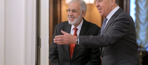 El ministro libio de Exteriores del Gobierno de Unidad Nacional, Mohamed Taher Siala y el canciller ruso, Serguéi Lavrov - Sputnik Mundo