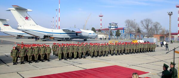 Los empleados de la Policía Militar a su regreso de Siria en Majachkalá, capital de Daguestán - Sputnik Mundo