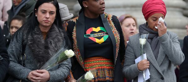 Servicio religioso en memoria de las víctimas del incendio de la torre Grenfell - Sputnik Mundo