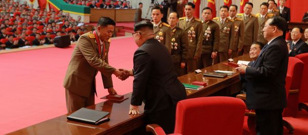 Los auténticos artífices del poderío militar de Corea del Norte, en imágenes Los auténticos artífices del poderío militar de Corea del Norte, en imágenes - Sputnik Mundo