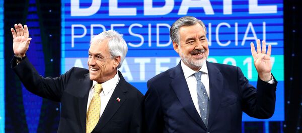 El candidato presidencial chileno y expresidente, Sebastián Piñera, y el candidato del partido gobernante Nueva Mayoría, Alejandro Guillier - Sputnik Mundo