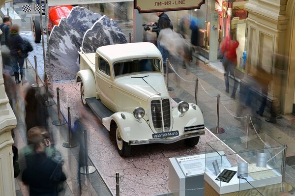 GAZ M415 - Sputnik Mundo