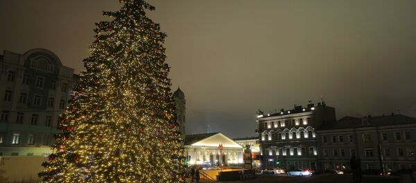 El árbol de Navidad en Moscú - Sputnik Mundo