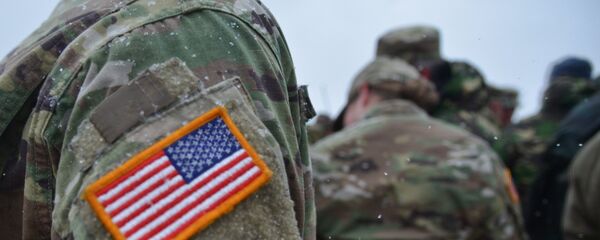 Un militar estadounidense durante unas maniobras conjuntas de EEUU y Rumanía (imagen referencial) - Sputnik Mundo