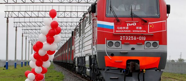Un tren que comunica Rusia con China (archivo) - Sputnik Mundo