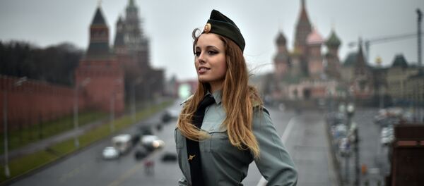 Un mujer rusa en Moscú (archivo) - Sputnik Mundo