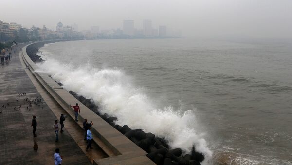 El paso del ciclón Ockhi en la India - Sputnik Mundo