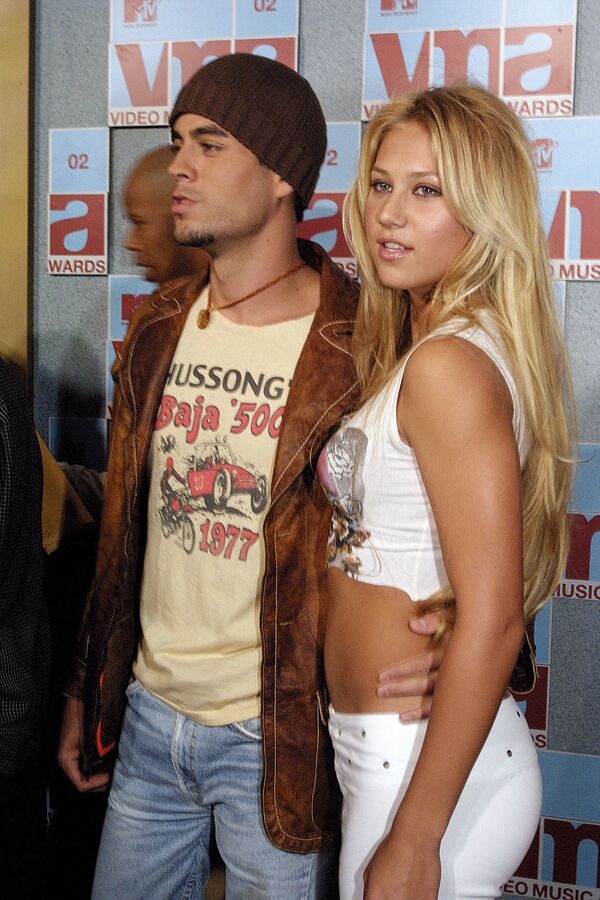 Anna Kúrnikova y Enrique Iglesias, padres de gemelos - Sputnik Mundo