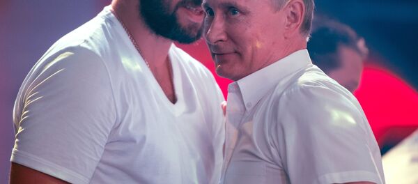 Alexandr Ovechkin, jugador profesional de hockey, y Vladímir Putin, presidente de Rusia, en Sochi, Rusia, 8 de agosto de 2017 - Sputnik Mundo