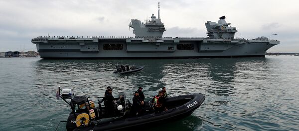 HMS Queen Elizabeth llega a Portsmouth HMS Queen Elizabeth llega a Portsmouth - Sputnik Mundo