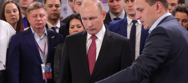 Vladímir Putin, el presidente de Rusia durante la reunión con activistas del Frente Popular de Rusia (ONF, por sus siglas en ruso) Vladímir Putin, el presidente de Rusia durante la reunión con activistas del Frente Popular de Rusia (ONF, por sus siglas en ruso) - Sputnik Mundo