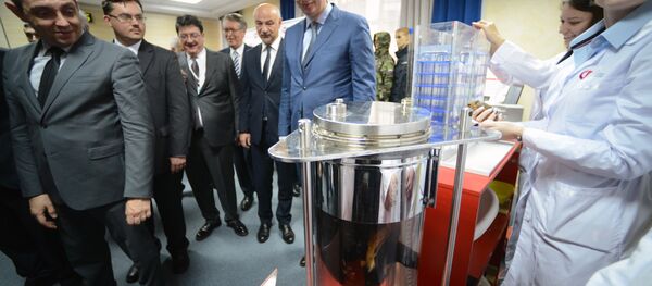 El viceprimer ministro de Rusia, Dmitri Rogozin presenta a al presidente de Serbia, Aleksandar Vucic, novísimas tecnologías rusas El viceprimer ministro de Rusia, Dmitri Rogozin presenta a al presidente de Serbia, Aleksandar Vucic, novísimas tecnologías rusas - Sputnik Mundo