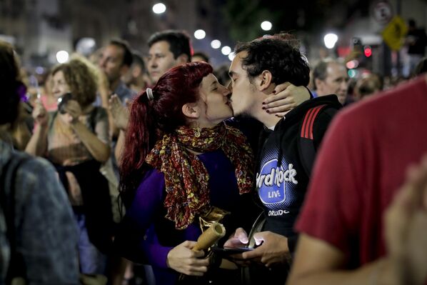 Jornadas de violentas protestas en Argentina ante la propuesta de reforma jubilatoria discutida en el Congreso Nacional, Buenos Aires - Sputnik Mundo