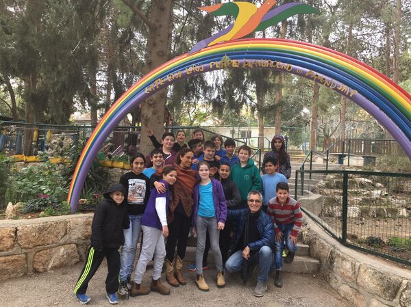 Niños de la aldea Wahat al-Salam Neve Shalom, donde conviven en paz judíos y musulmanes de Israel - Sputnik Mundo