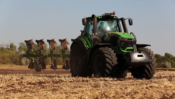 Labranza en Crimea Labranza en Crimea - Sputnik Mundo