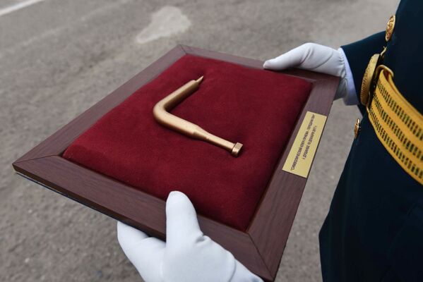 Proteger las fronteras, objetivo prioritario: Rusia entrega armas a Tayikistán - Sputnik Mundo