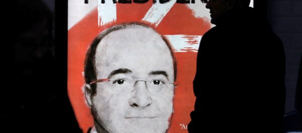 Una pancarta con Miquel Iceta, candidato del PSC - Sputnik Mundo