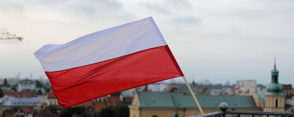 Bandera de Polonia en Varsovia, la capital del país Bandera de Polonia en Varsovia, la capital del país - Sputnik Mundo