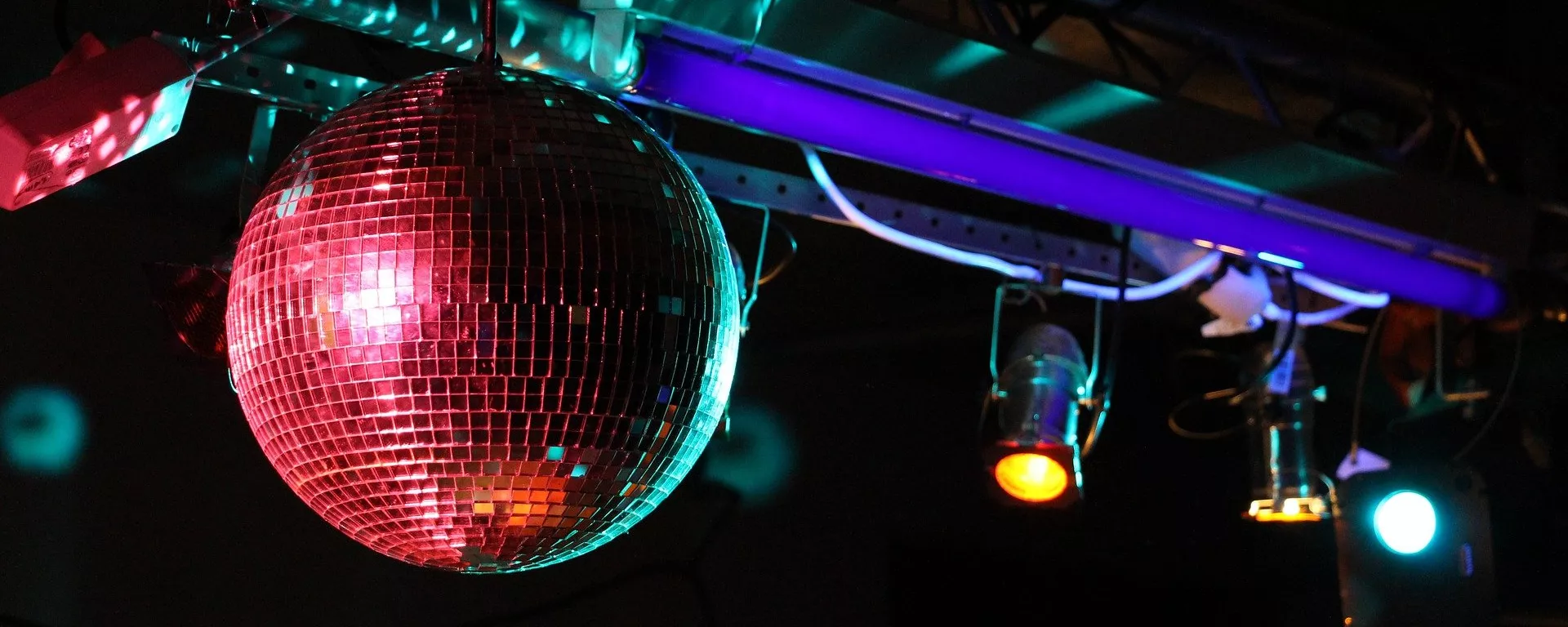Luces de una discoteca Luces de una discoteca - Sputnik Mundo, 1920, 21.07.2020