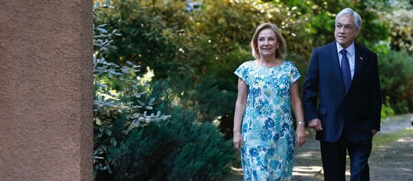 El presidente electo de Chile, Sebastián Piñera, junto a su mujer Cecilia Morel - Sputnik Mundo