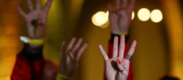 La gente reacciona a los resultados de las elecciones en Cataluña - Sputnik Mundo