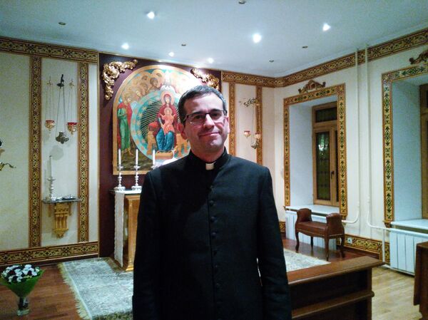 El padre Enrique Bonet Farriol - Sputnik Mundo