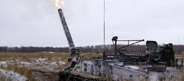 Entrenamiento militar con fuego de morteros Tulipan en la región de Oremburgo - Sputnik Mundo