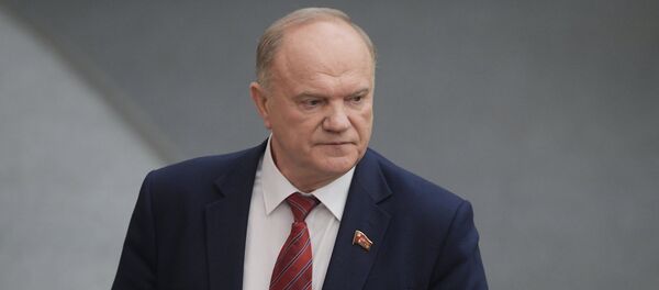 Pável Grudinin (a la izquierda) y Guenadi Ziugánov, líder del Partido Comunista de Rusia (KPRF) - Sputnik Mundo