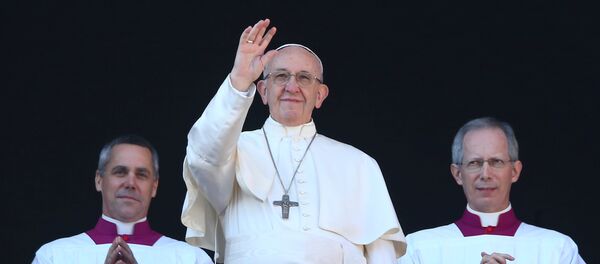 El papa Francisco pronuncia el mensaje 'Urbi et Orbi' en la Basílica de San Pedro - Sputnik Mundo