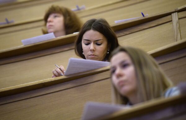La economía rusa se destaca hoy por la incompatibilidad del número y calidad de los egresados de las universidades y escuelas de formación profesional con las demandas del mercado laboral.  - Sputnik Mundo