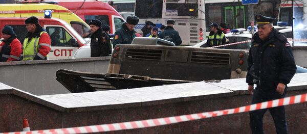 Varios muertos tras el choque de un autobús contra un paso subterráneo en Moscú Varios muertos tras el choque de un autobús contra un paso subterráneo en Moscú - Sputnik Mundo