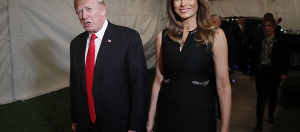 Donald Trump, el presidente de EEUU junto a su esposa Melania Trump. - Sputnik Mundo