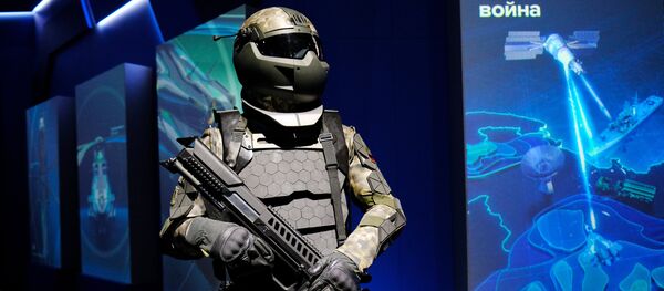 Una maqueta del futuro traje de combate de los soldados rusos - Sputnik Mundo