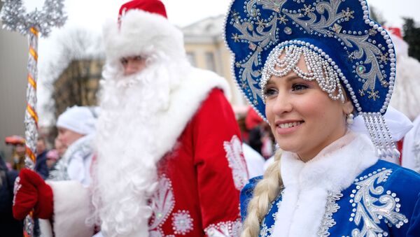 'Nievecillas' rusas: así son las hermosas ayudantes de Papá Noel - Sputnik Mundo