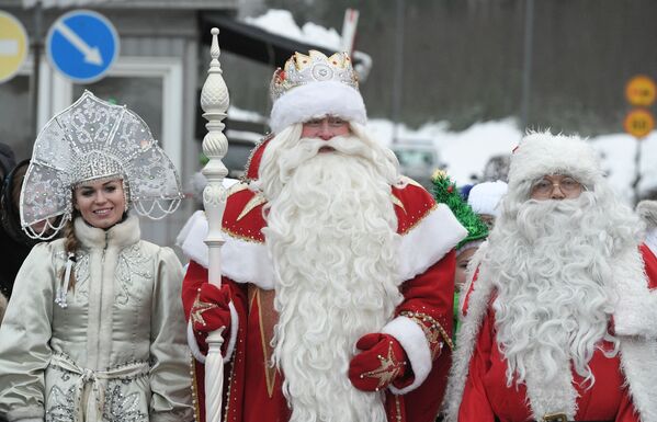 'Nievecillas' rusas: así son las hermosas ayudantes de Papá Noel - Sputnik Mundo