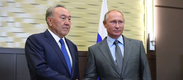 Presidente de Kazajistán, Nursultán Nazarbáyev,  y presidente de Rusia, Vladímir Putin - Sputnik Mundo