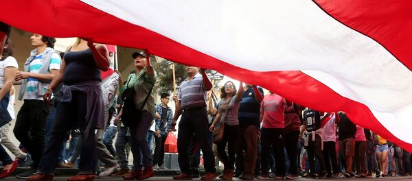 Una movilización contra indulto a expresidente peruano Fujimori - Sputnik Mundo