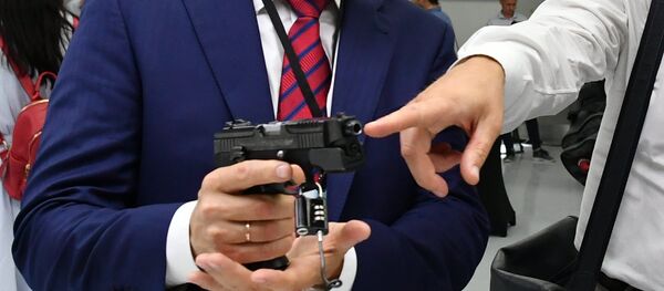 La empresa rusa Kalashnikov presenta la pistola modernizada Viking-M - Sputnik Mundo