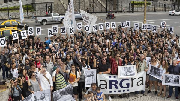 Reporteros gráficos argentinos piden al Gobierno que no dispare contra la prensa Reporteros gráficos argentinos piden al Gobierno que no dispare contra la prensa - Sputnik Mundo