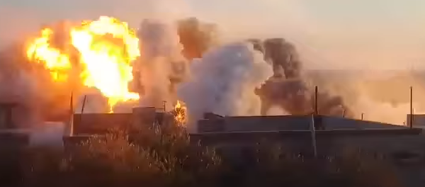 Un búnker subterráneo plagado de terroristas queda reducido a cenizas en Siria Un búnker subterráneo plagado de terroristas queda reducido a cenizas en Siria - Sputnik Mundo